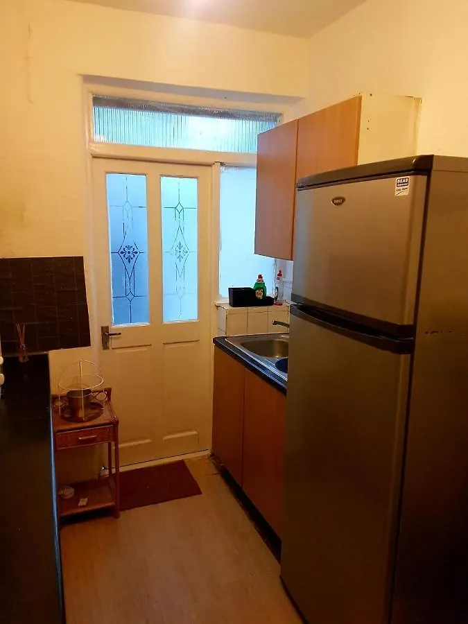 Budget House In Gants Hill Bed & Breakfast Ilford 2*,